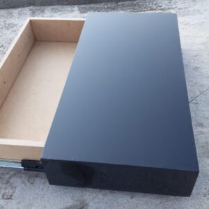Repisa con cajón oculto